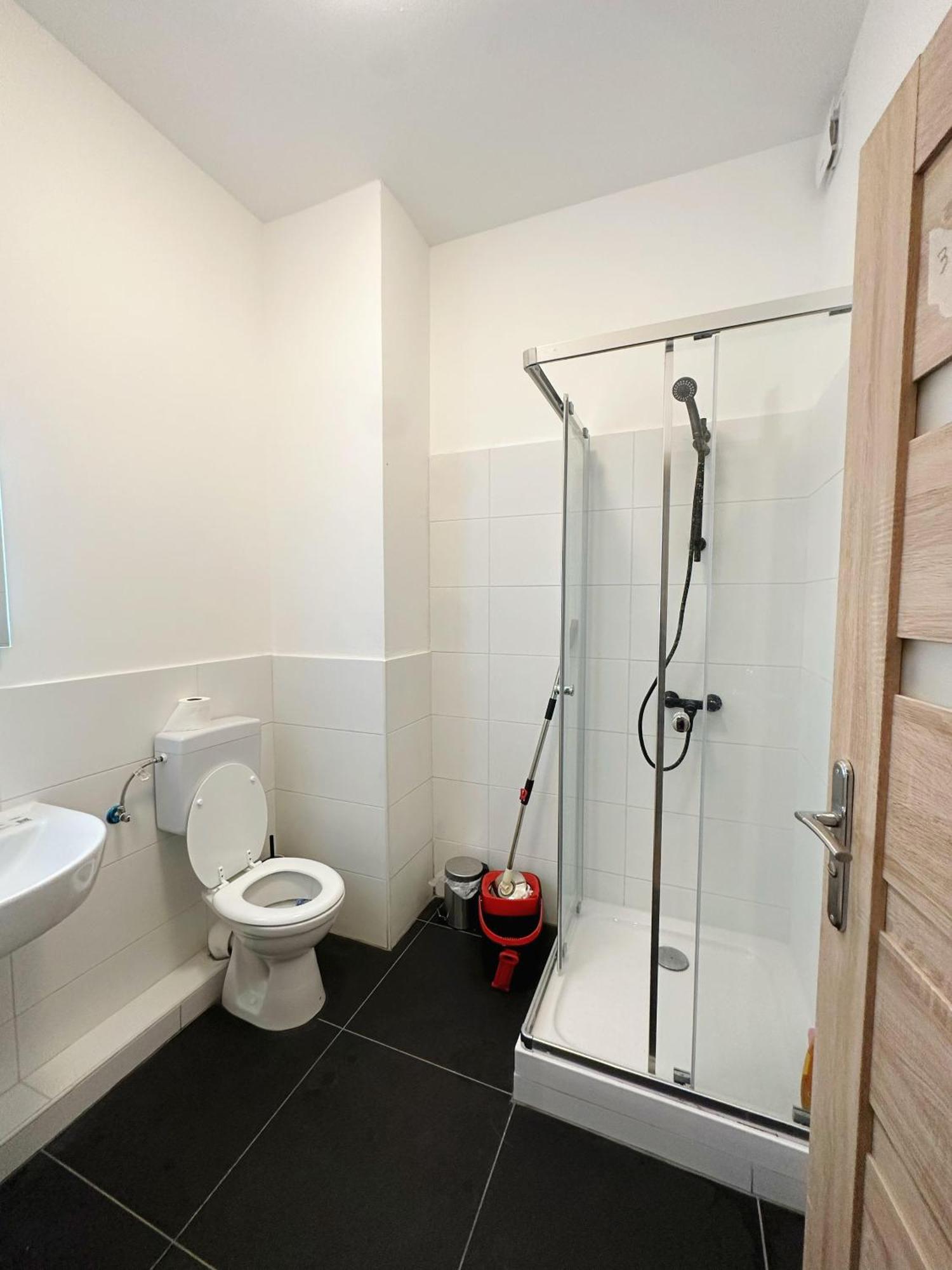 5 Betten Montuerwhonung Mit Waschmaschine Appartement *